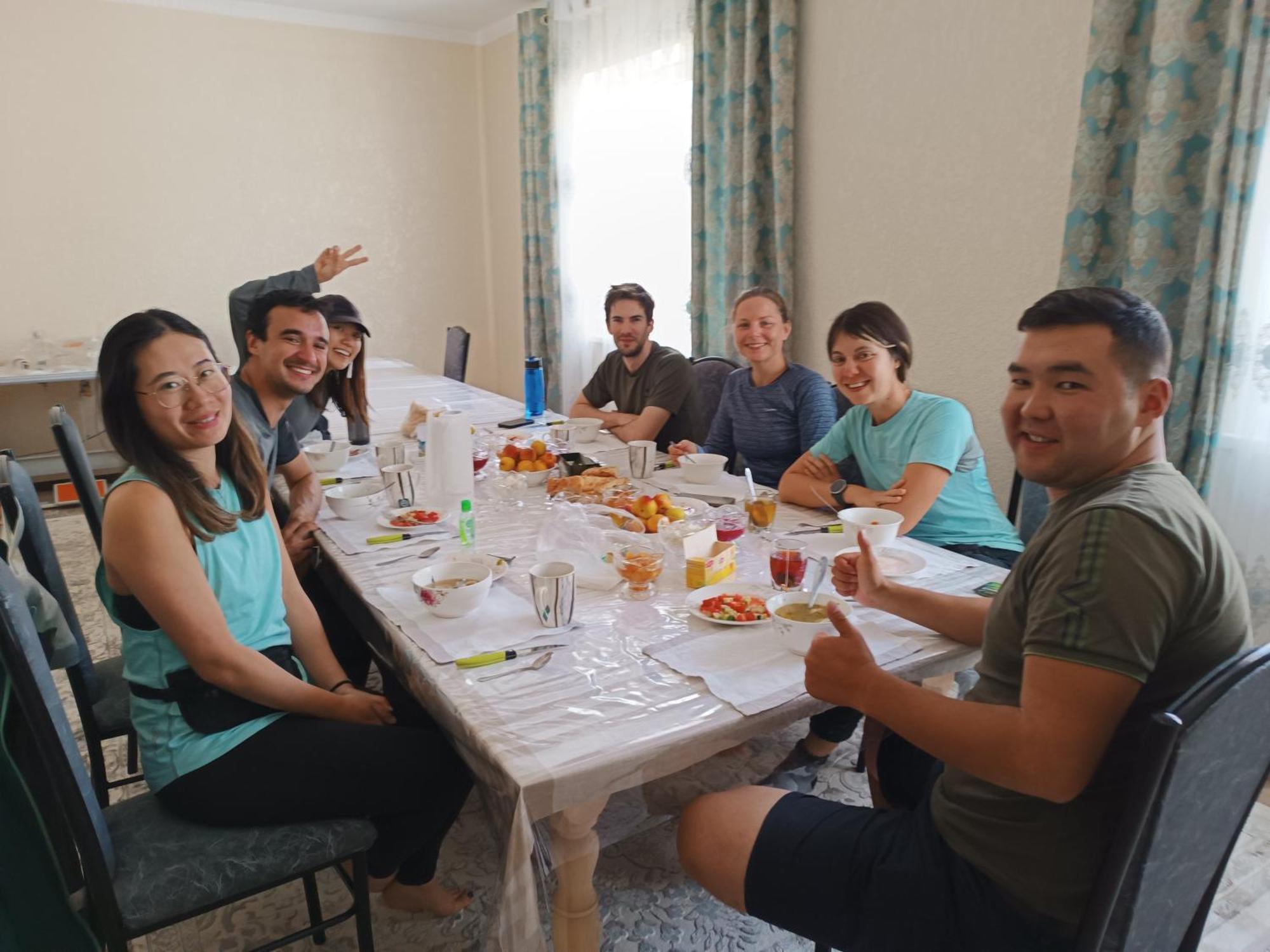 Kochkor Uz-Anar Guest House מראה חיצוני תמונה